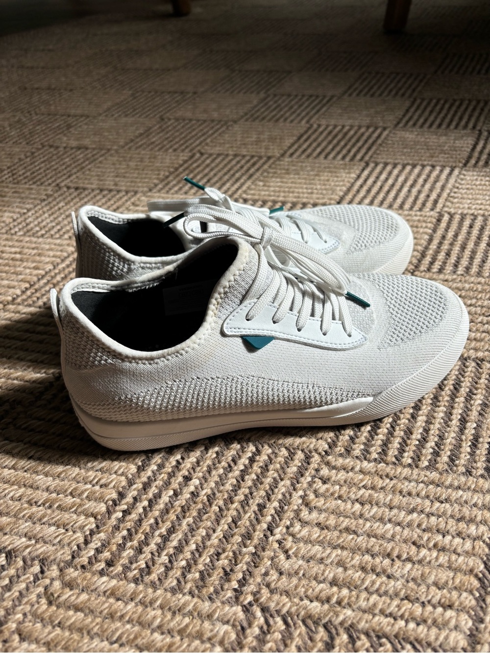 Vessi Weekend Sneakers -W8/M7 in Off-White with Teal Accent
